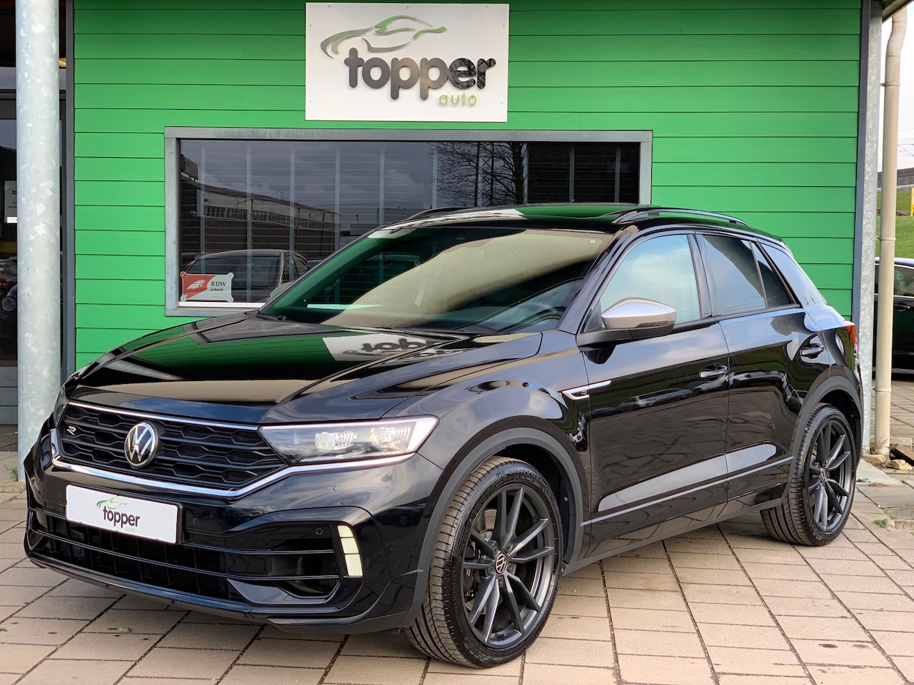 Volkswagen T-Roc - 2.0 TSI 4Motion R 300PK|PanoDak|Keyless| - AutoWereld.nl