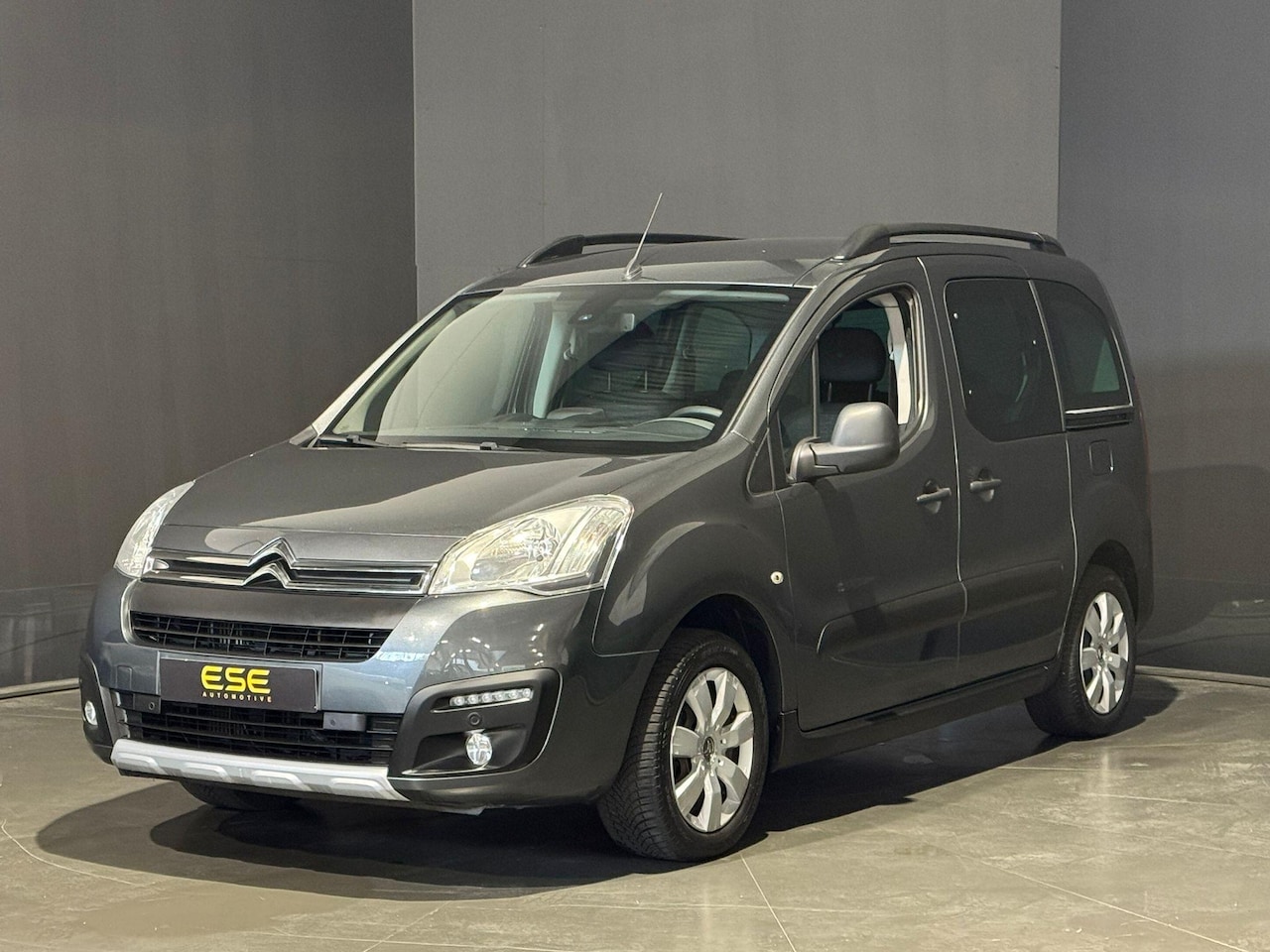 Citroën Berlingo - 1.2 PureTech Multispace | Navi | Camera | Carplay | D-Riem Vervangen - AutoWereld.nl
