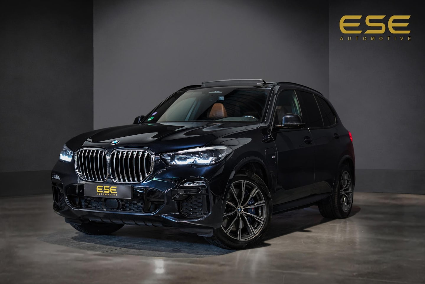 BMW X5 - xDrive45e M-Sport | Panorama | Skylounge | H&K | 360 Camera | Softclose | Memory - AutoWereld.nl