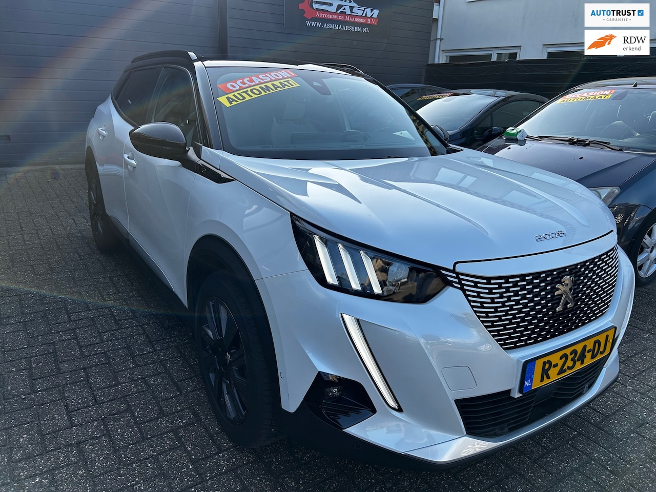 Peugeot e-2008 - EV GT Pack 50 kWh - AutoWereld.nl
