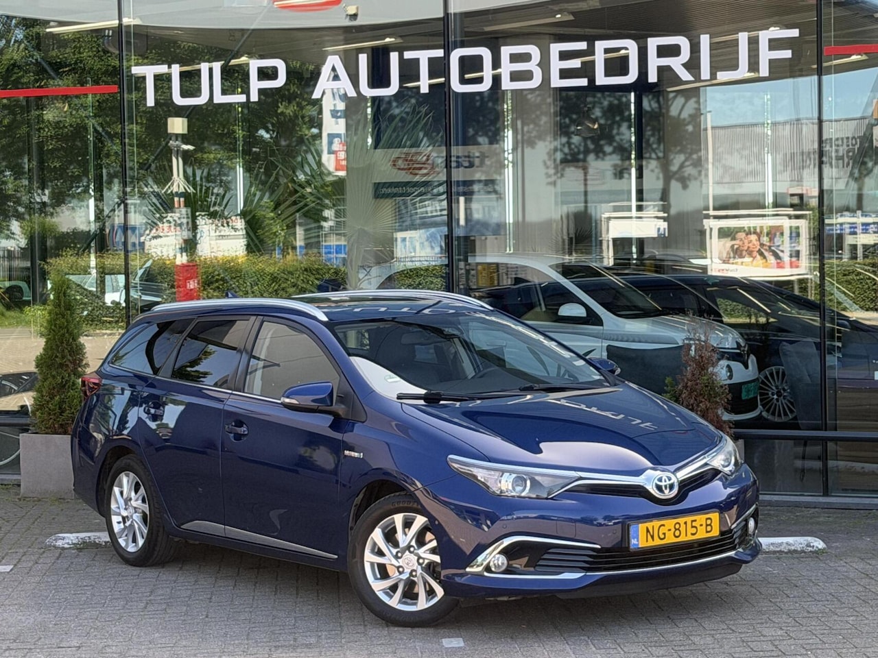 Toyota Auris - 1.8 Hybrid Executive 2017 Navi clima camera - AutoWereld.nl