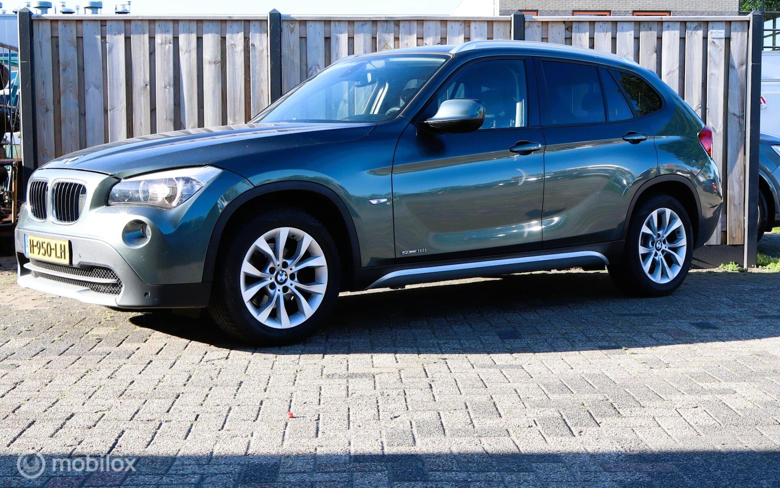 BMW X1 - sDrive18i Executive sDrive18i Executive/ nieuwe apk - AutoWereld.nl