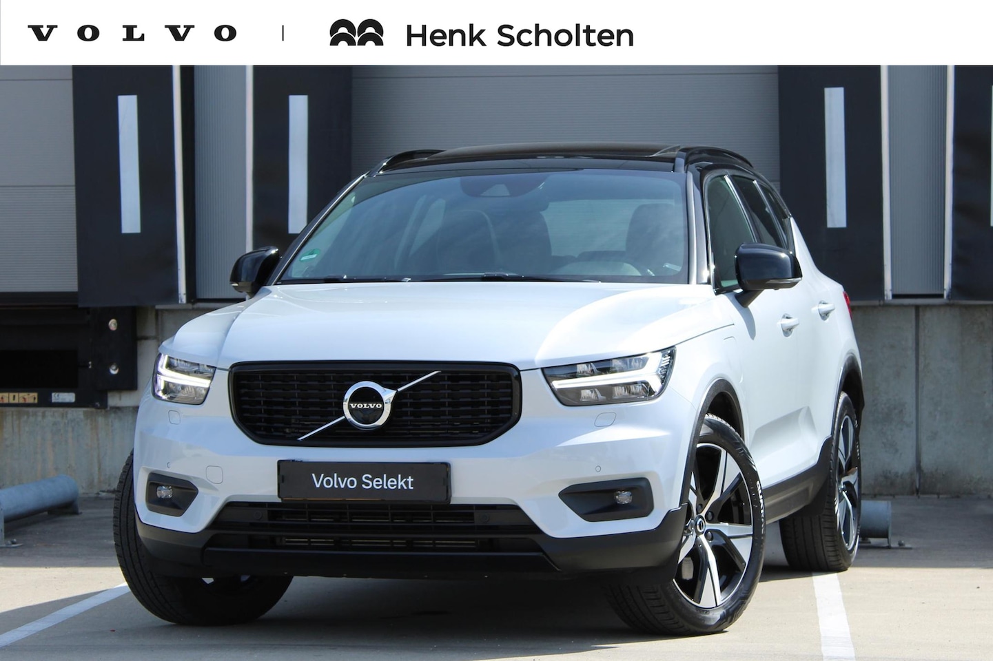 Volvo XC40 - T5 Recharge R-Design | Trekhaak | Panoramadak | Premium audio by Harman Kardon | Verwarmba - AutoWereld.nl