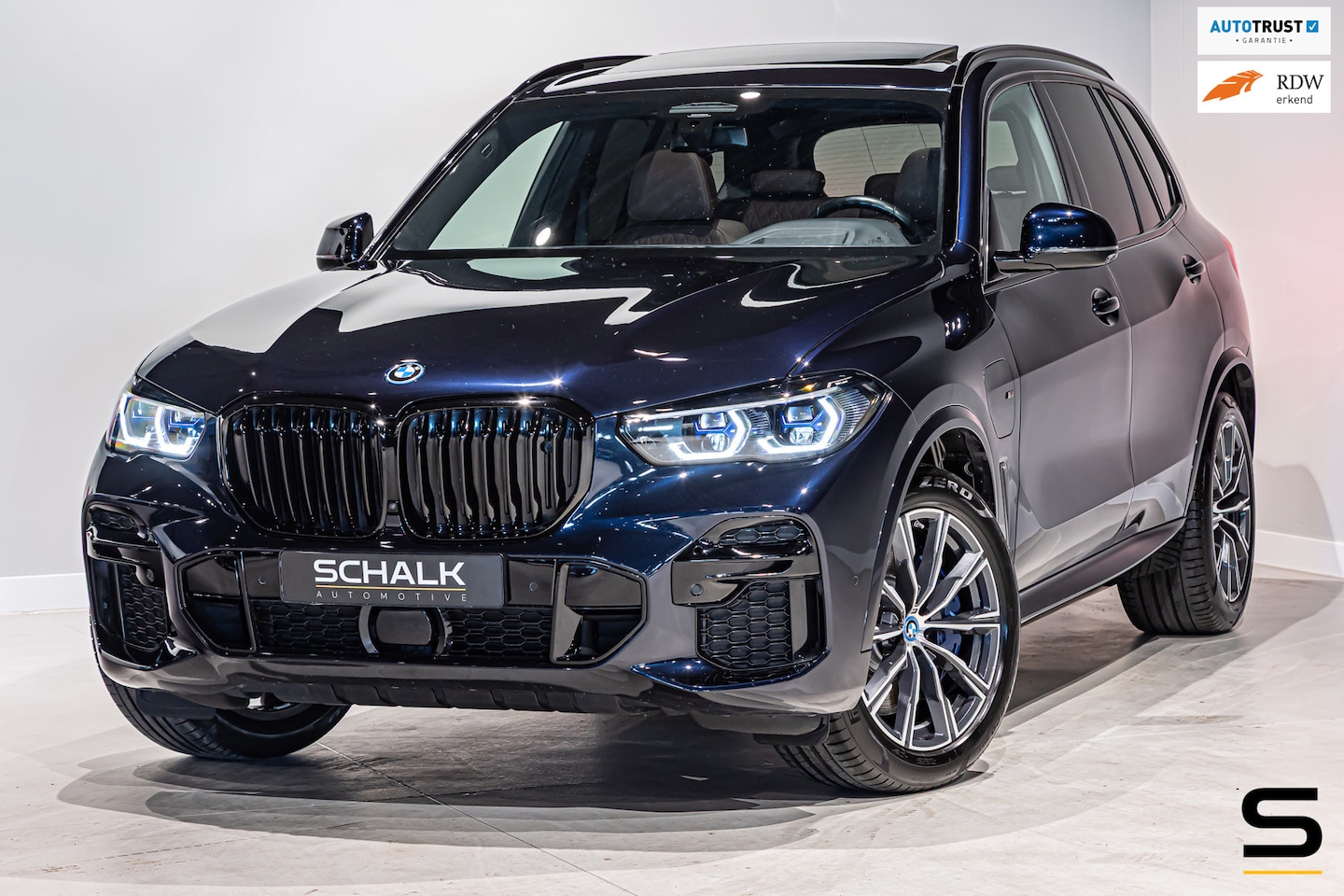BMW X5 - XDrive45e Executive|M-sport|Pano|HUD|E-trekhaak|Cam - AutoWereld.nl