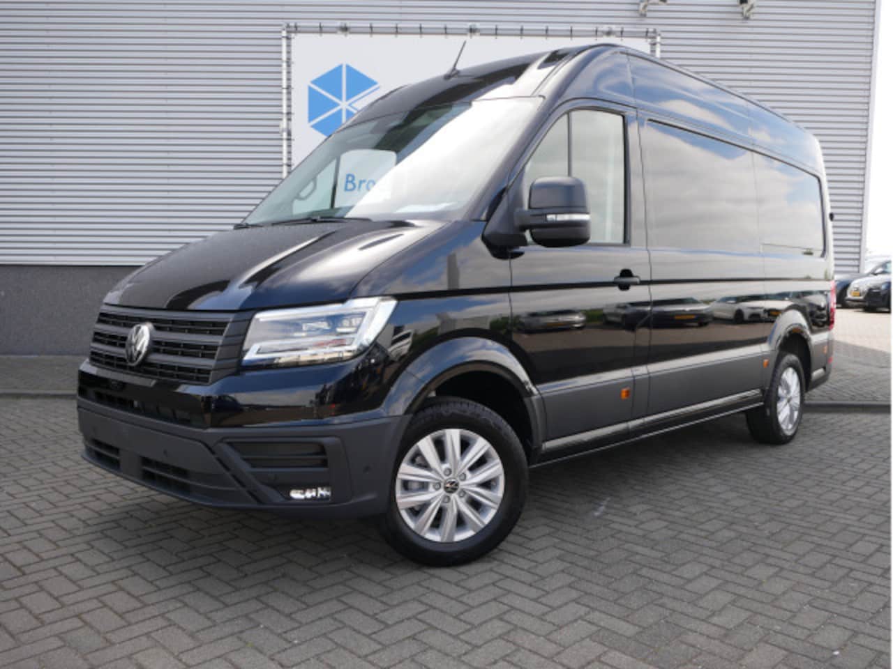 Volkswagen Crafter - GP 2.0 TDI 140 PK Automaat L3 H3 Exclusive | Exclusive | Trekhaak | Navigatie | App Connec - AutoWereld.nl