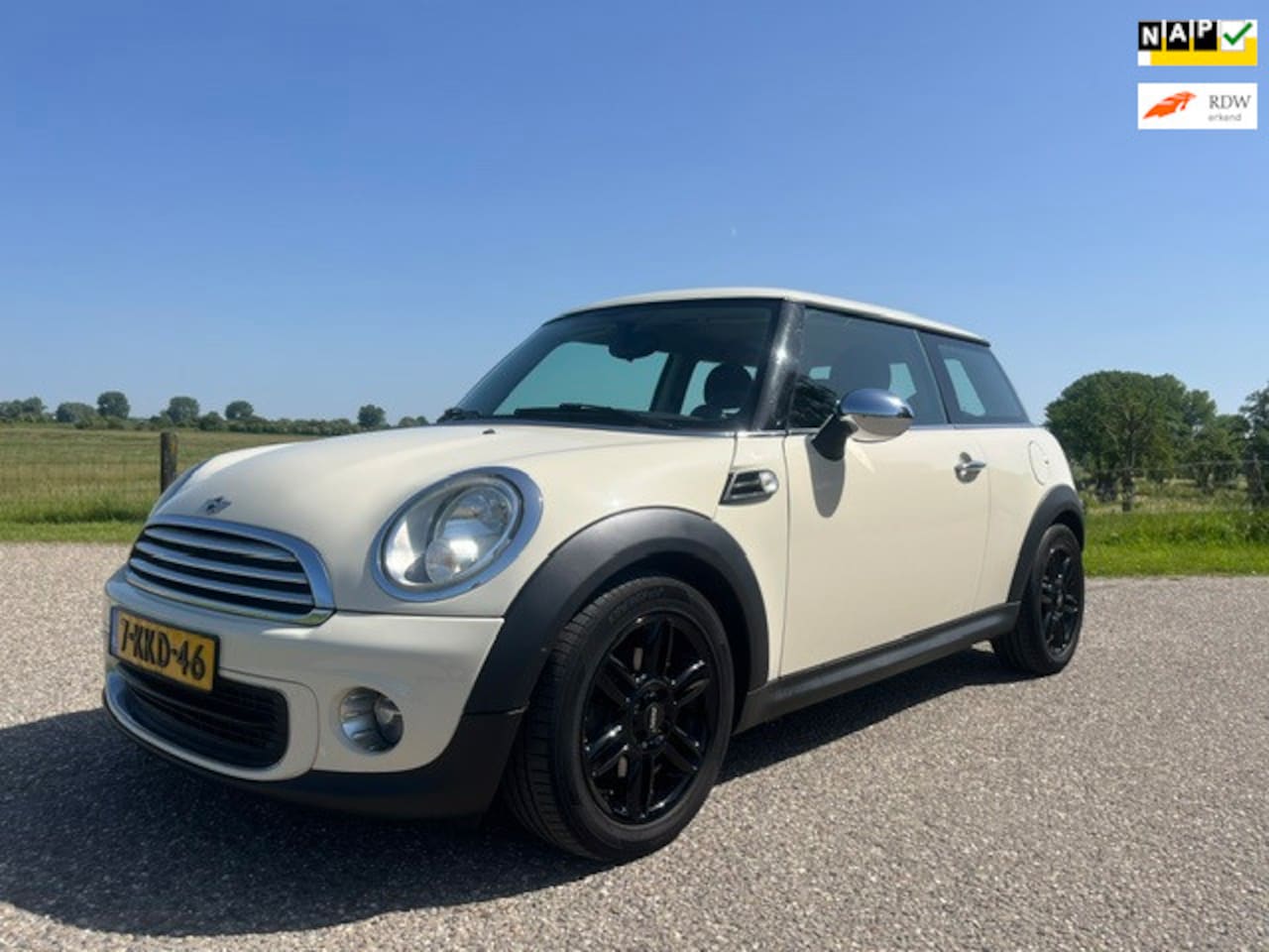 MINI One - Mini 1.6 Holland Street airco navi 295870 nap bj 2013 zeer mooi - AutoWereld.nl