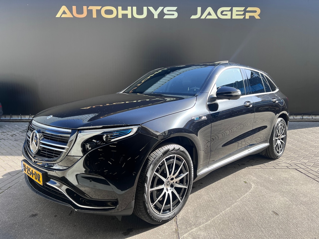 Mercedes-Benz EQC - 400 4MATIC Premium Plus 80 kWh - SOH 94% - TREKH - BURMS - PANO - HUD - Stoelverw voor en - AutoWereld.nl