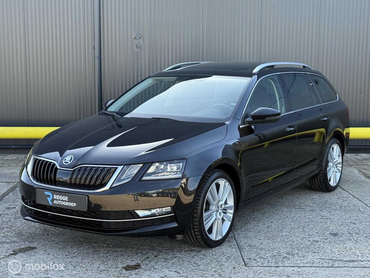 Skoda Octavia Combi - 1.8 TSI Style PANORAMADAK | AUTOMAAT | - AutoWereld.nl