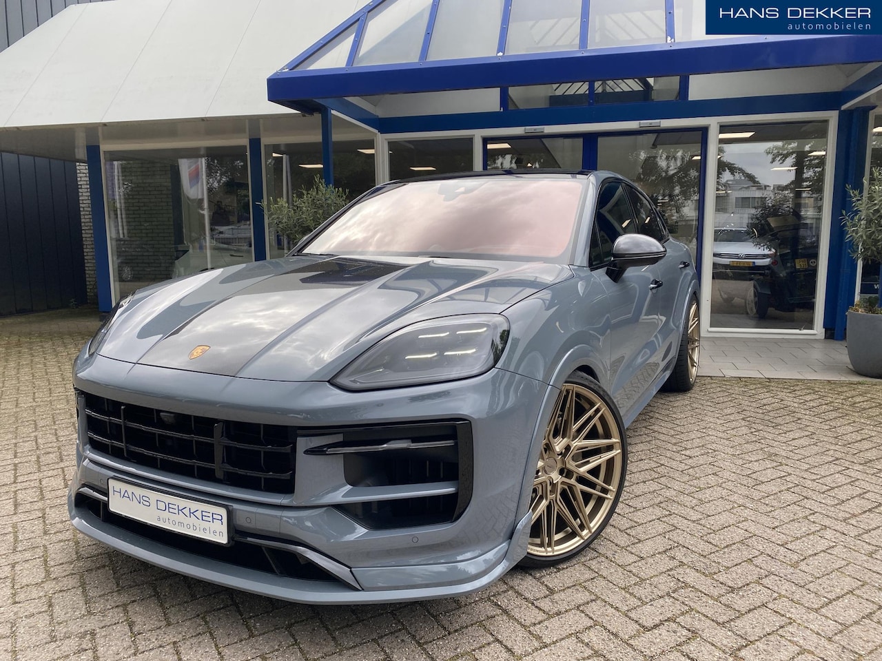 Porsche Cayenne Coupé - 3.0 E-Hybrid NeoDyme / TechArt onderdelen / 23'' Vossen / Unieke Samenstelling van de 1ste - AutoWereld.nl