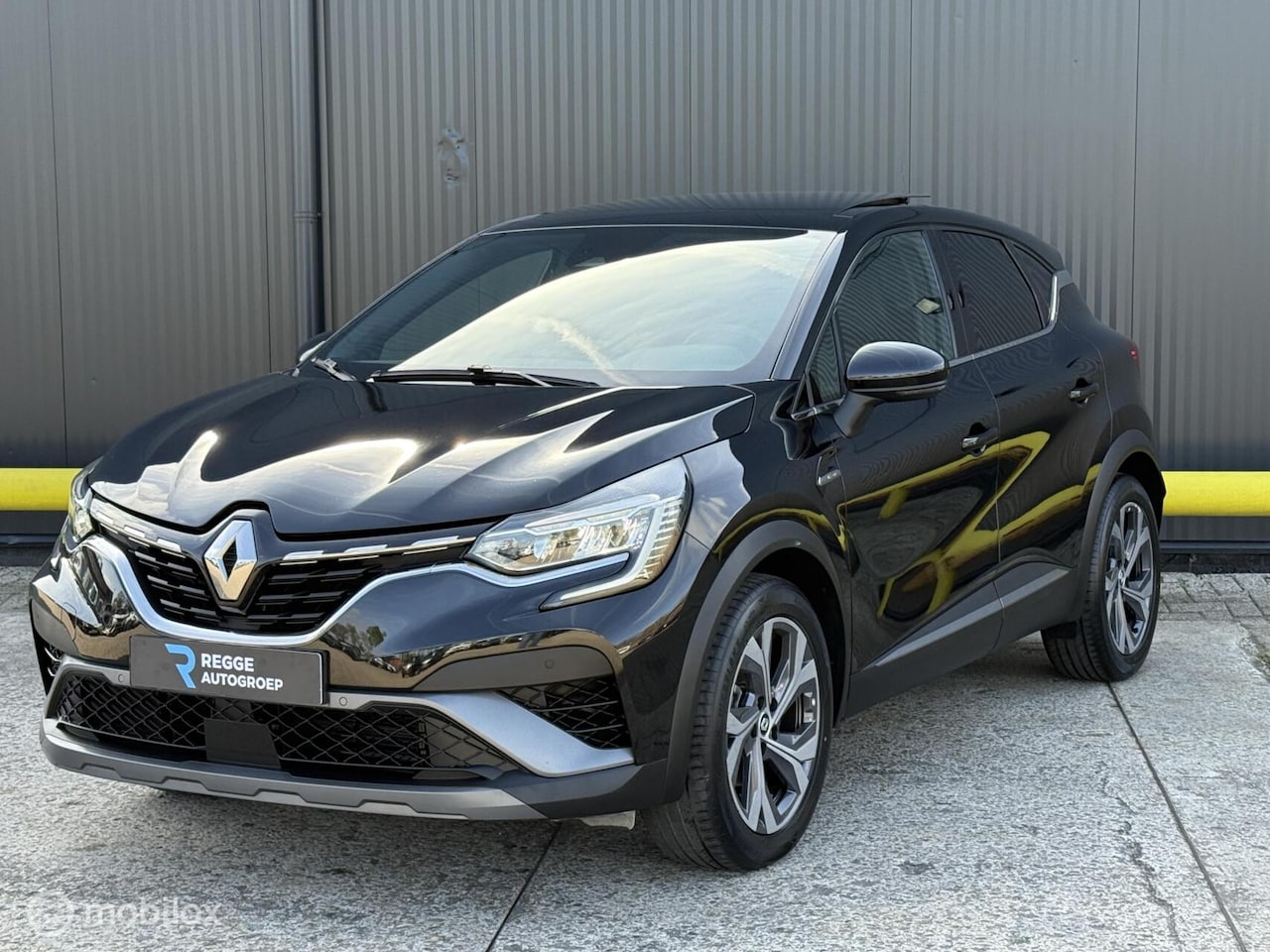 Renault Captur - 1.6 E-Tech Hybrid 145 R.S. Line PANORAMADAK - AutoWereld.nl