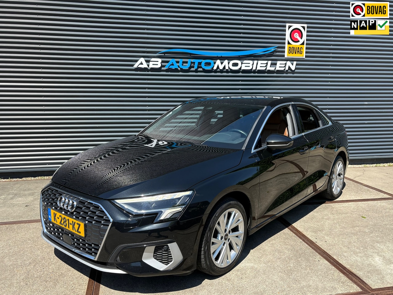 Audi A3 Limousine - 30 TFSI Business edition CARPLAY/ NAVI/ PARKEERSENSOREN - AutoWereld.nl