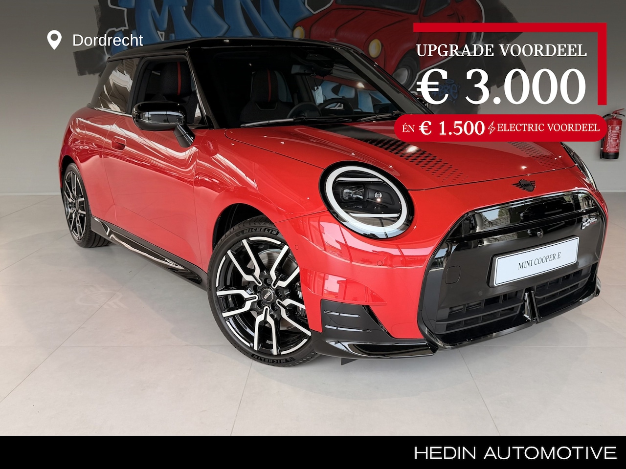 MINI Mini-Electric - Cooper SE John Cooper Works 54.2 kWh L pakket | 360 graden camera | Panoramadak | Inklapba - AutoWereld.nl