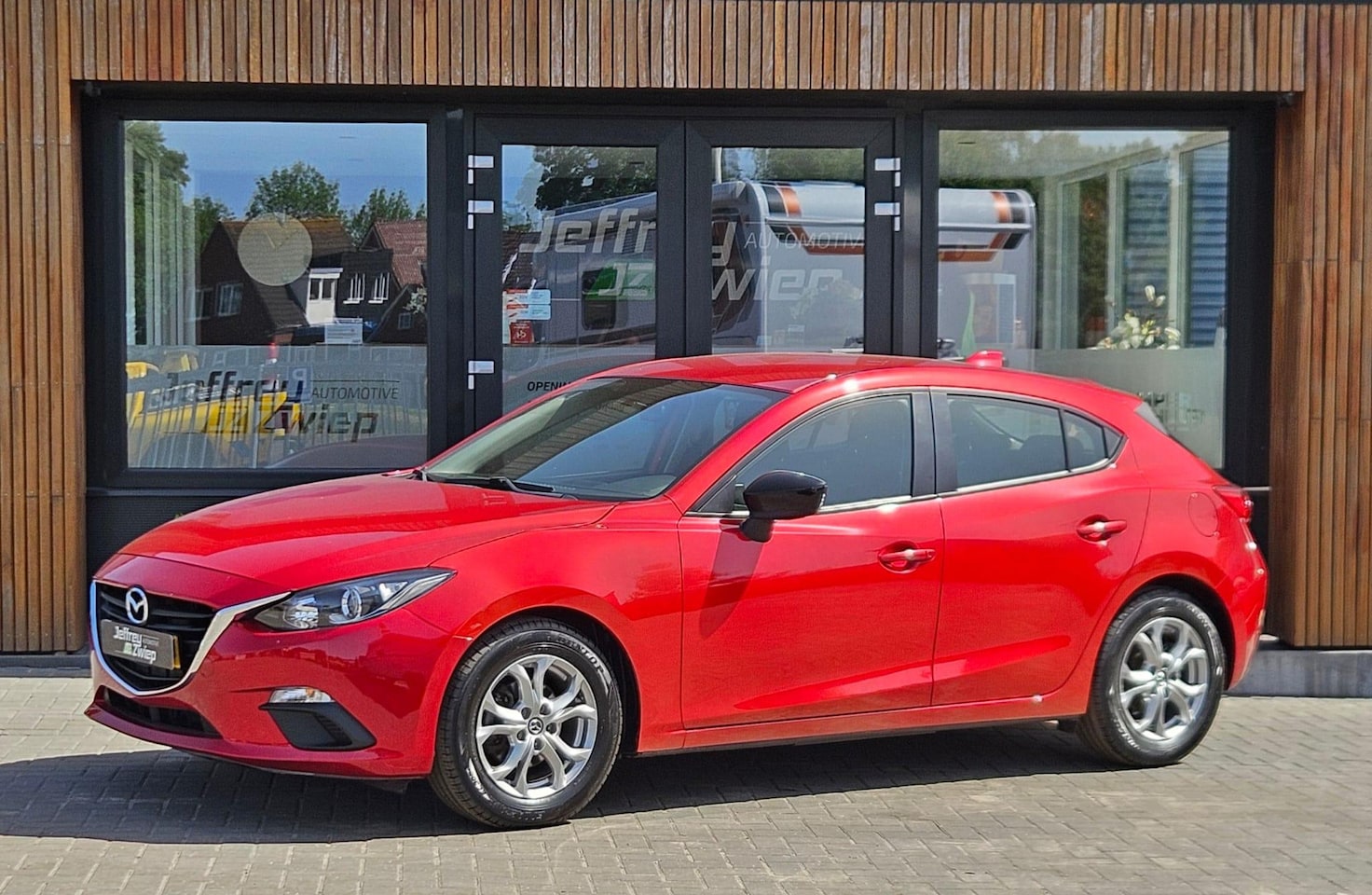 Mazda 3 - airco. stuurwielbediening. lichtmetalen velgen. - AutoWereld.nl