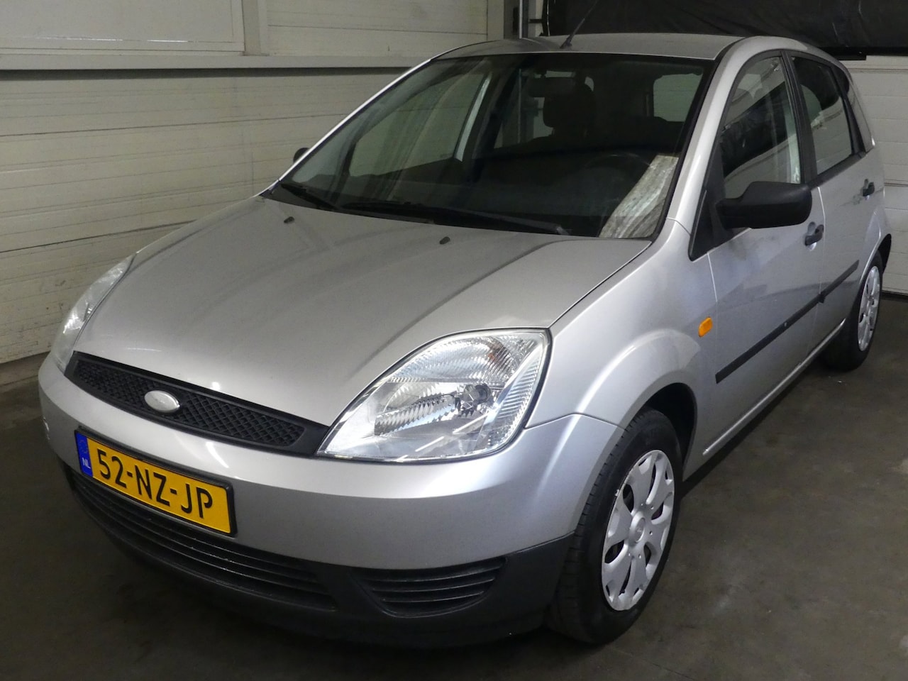 Ford Fiesta - 1.25-16V Ambiente - Airco - Mooie Auto! - APK 2027 - AutoWereld.nl