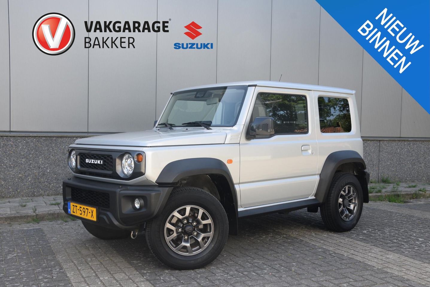 Suzuki Jimny - 1.5 Stijl | Nieuwstaat!! | Nederlands en dealer onderhouden | Trekhaak afneembaar | - AutoWereld.nl