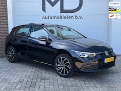 Volkswagen Golf - 1.5 TSI Life -Panoramadak-LED-Sfeer-Trekhaak