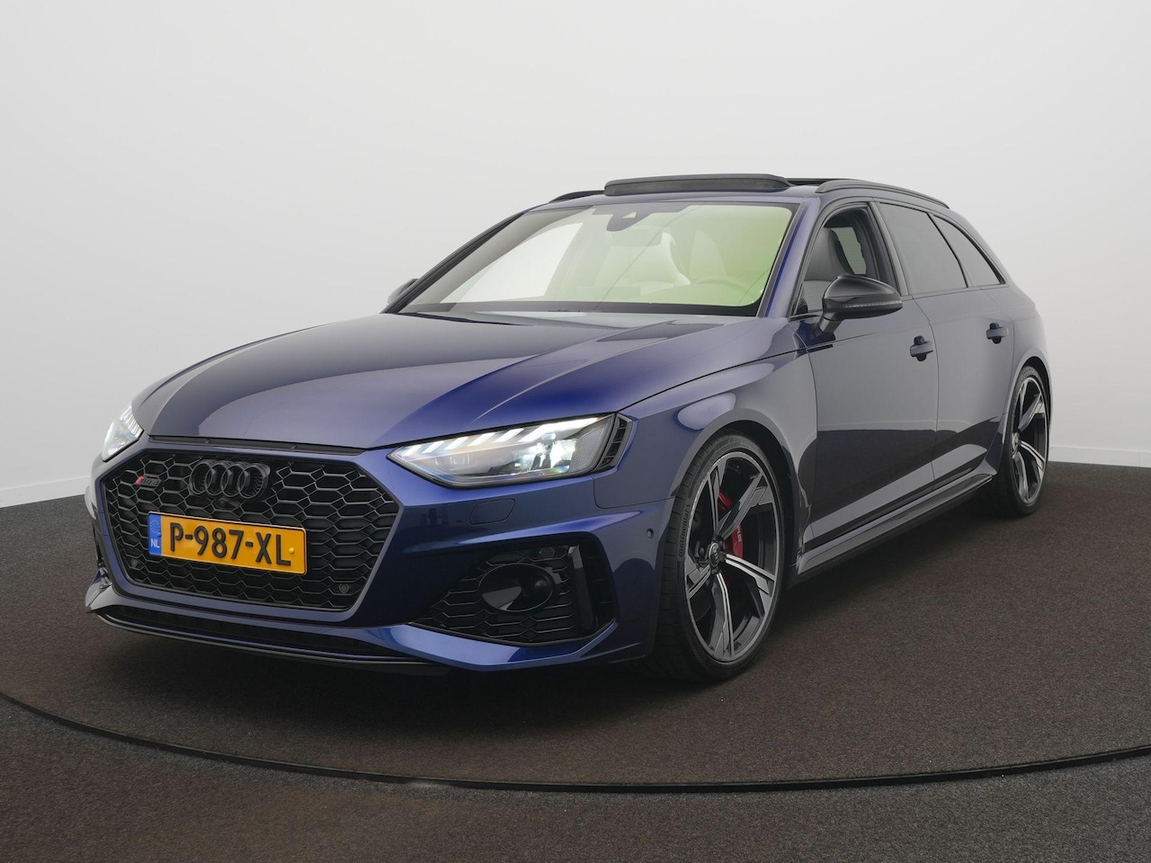 Audi RS4 - Avant 2.9 TFSi Quattro 450PK | Panodak | B&O | 360 Camera | Massage | Elek. Trekhaak - AutoWereld.nl