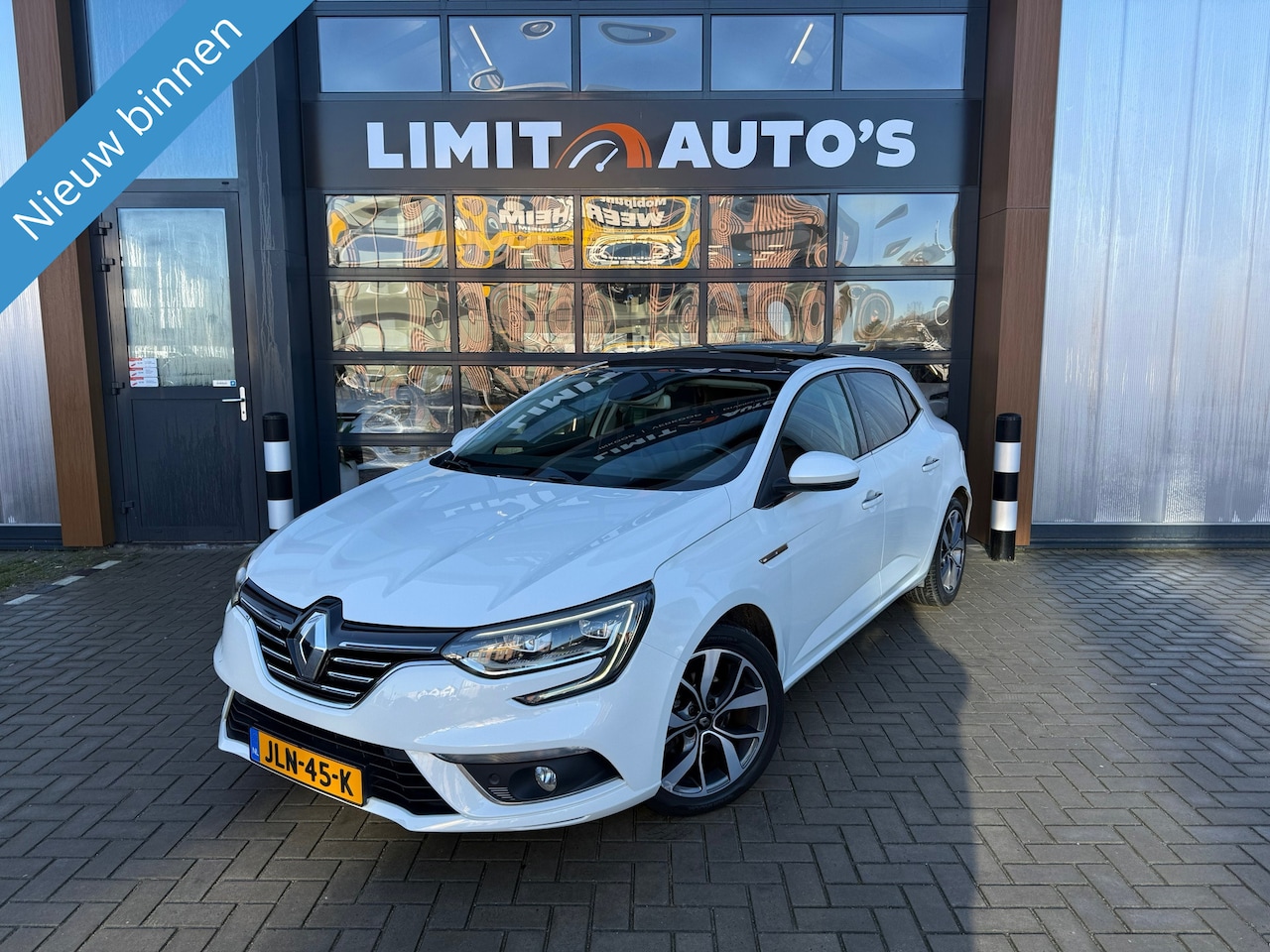 Renault Mégane - 1.2 TCe Série Signature Exclusiv Aut/Climate/Pano/Camera/Cruise/Xenon/Pdc/Navi/Apk - AutoWereld.nl