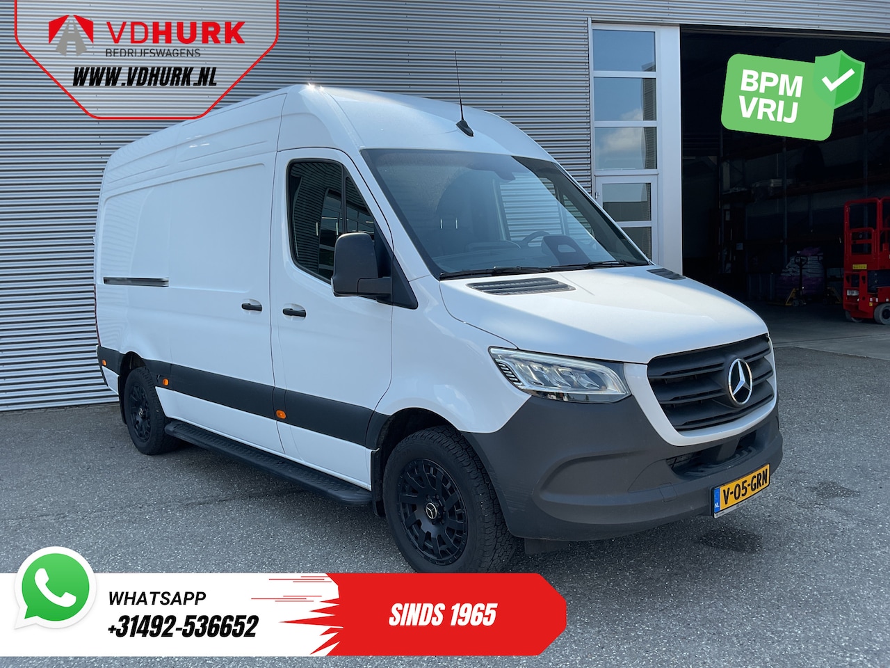 Mercedes-Benz Sprinter - 317 CDI Aut. L2H2 3.5t Trekverm./ LED/ Gev.Stoel/ Carplay/ Inrichting/ Navi/ Cruise/ Camer - AutoWereld.nl