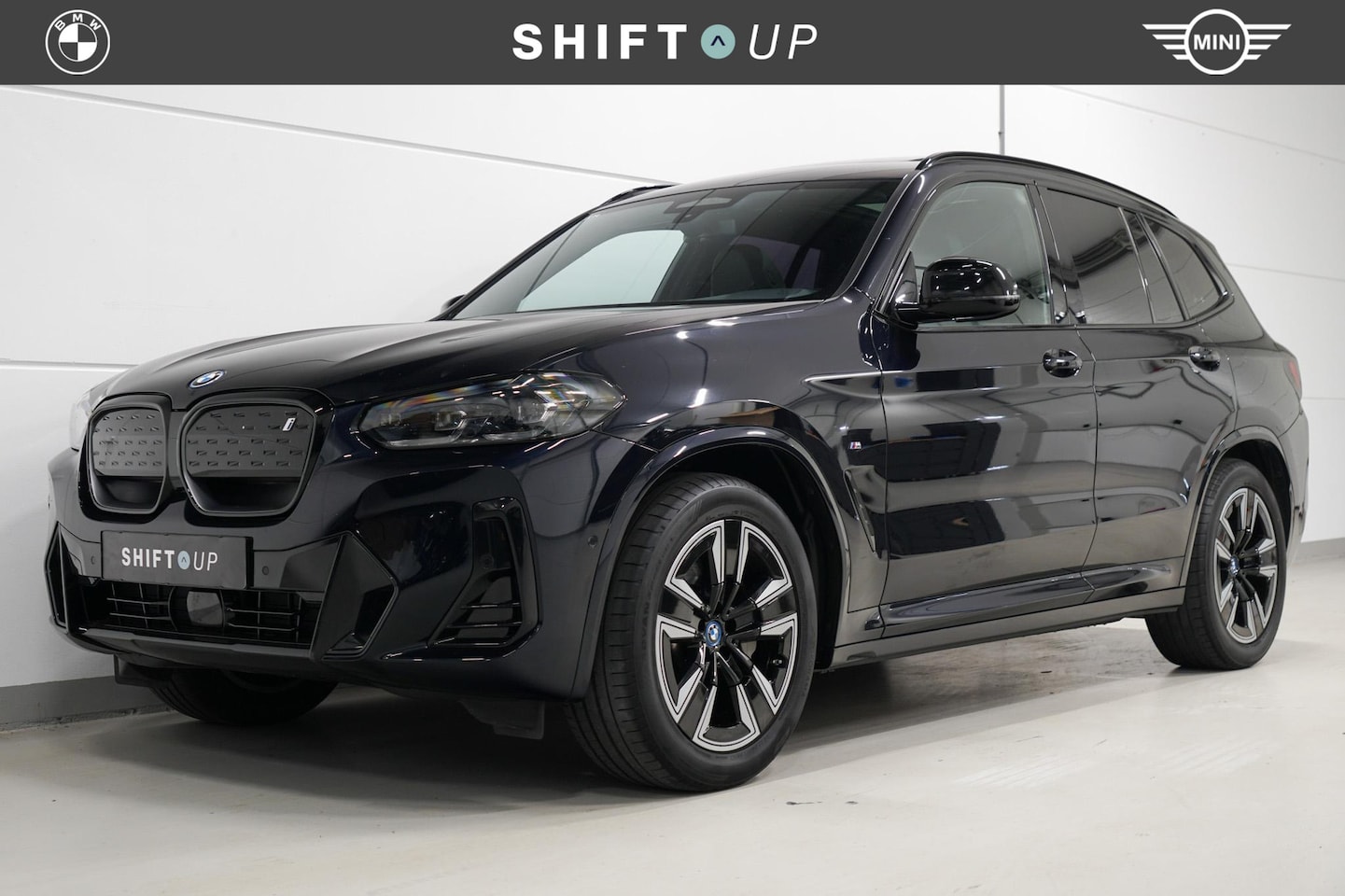 BMW iX3 - M-Sport | Panoramadak | Elektr. Trekhaak | Driving Assistant Professional - AutoWereld.nl