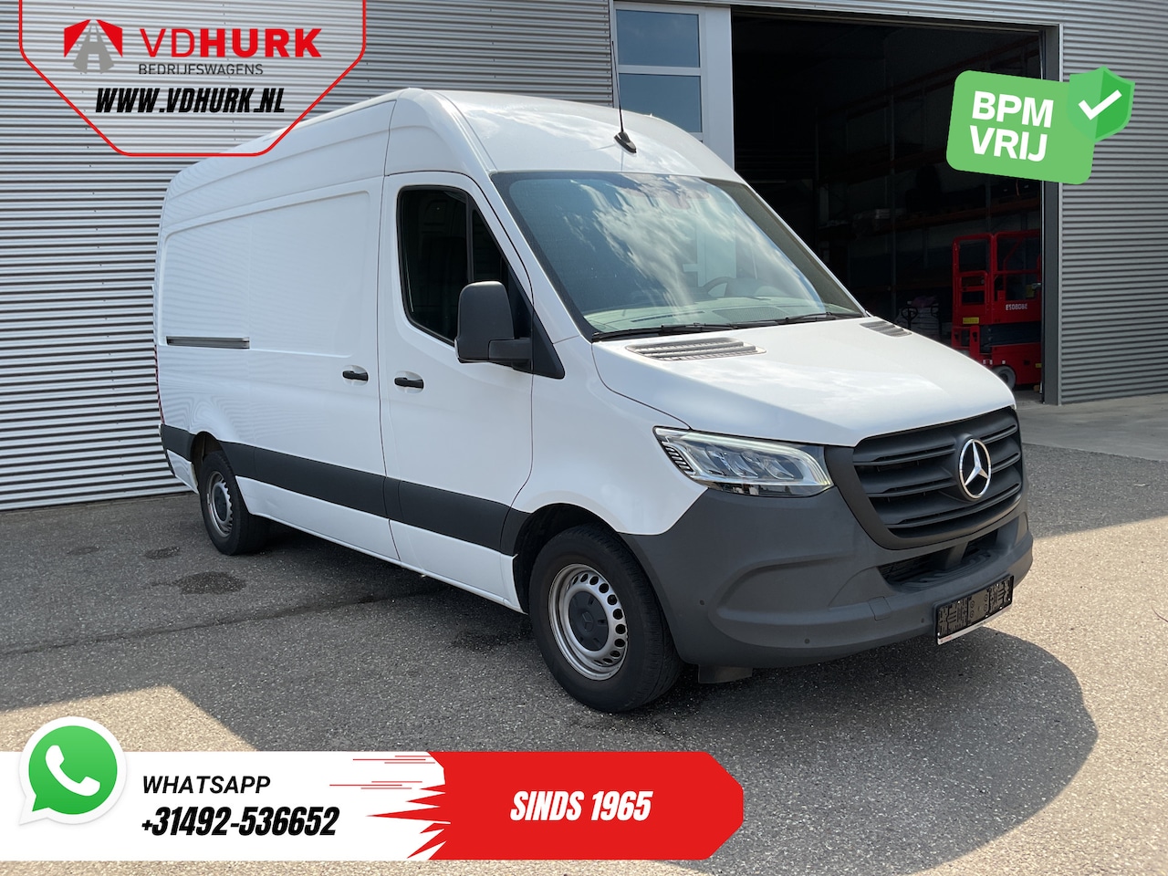 Mercedes-Benz Sprinter - 317 CDI Aut. L2H2 LED/ Carplay/ Gev.Stoel/ Camera/ Cruise/ PDC/ Airco - AutoWereld.nl