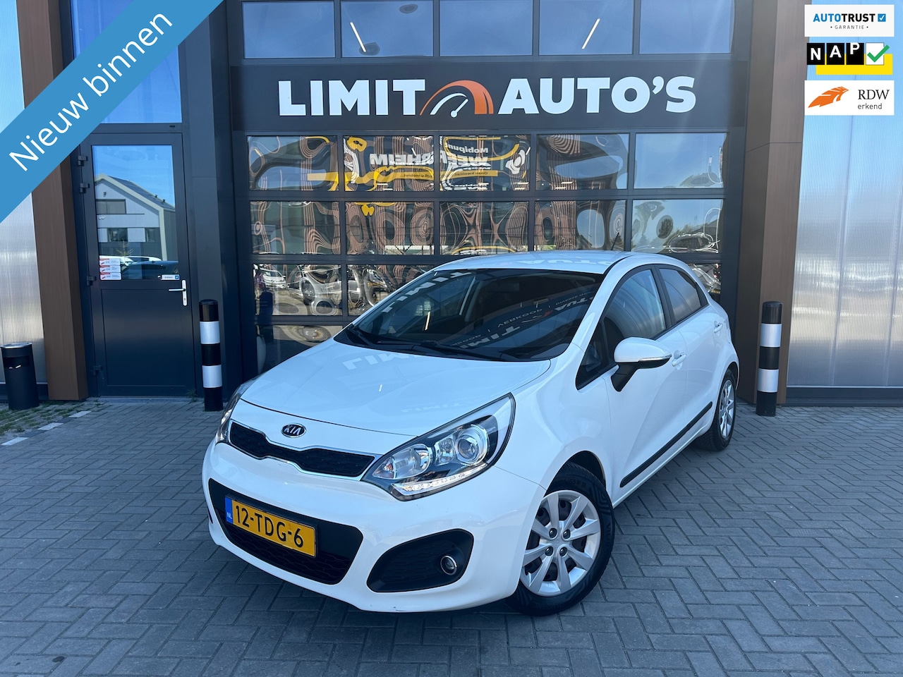 Kia Rio - 1.2 CVVT Plus Pack Airco/El.ramen/Led/Trekhaak/5drs/Nap/Apk - AutoWereld.nl