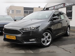 Ford Focus Wagon - 1.5 Titanium | Airco | Parkeersensoren / Elec ramen | Trekhaak