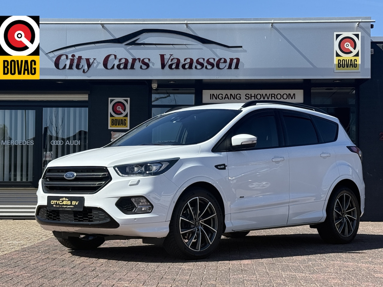 Ford Kuga - 2.0 ST-Line automaat 4x4 243 pk Apple carplay camera climate ctr cruise ctr elktr trekhaak - AutoWereld.nl