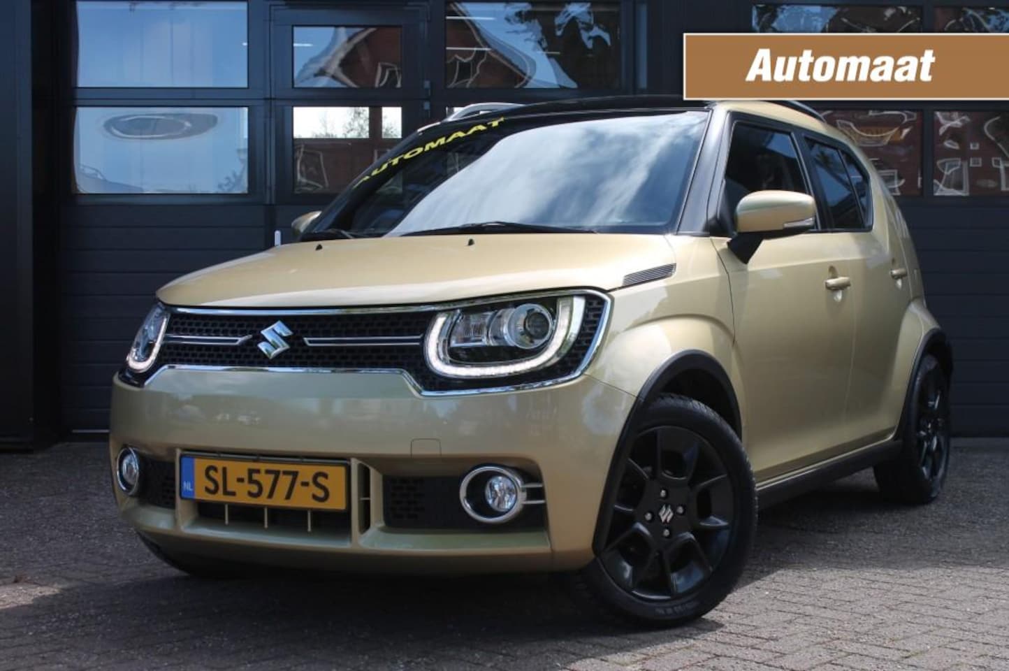 Suzuki Ignis - 1.2 STIJL 1e eigenaar **NL-Auto**   Trekhaak / Led verlichting / Airco / Camera - AutoWereld.nl