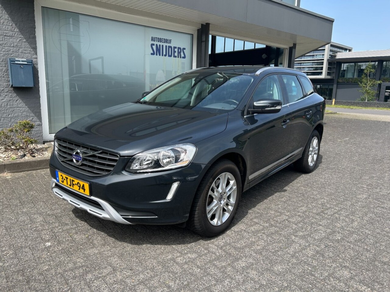 Volvo XC60 - 2.0 D3 FWD SUMMUM GEARTRONIC - AutoWereld.nl