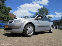 Renault Mégane Grand Tour - 1.6-16V Dynamique Luxe / Automaat