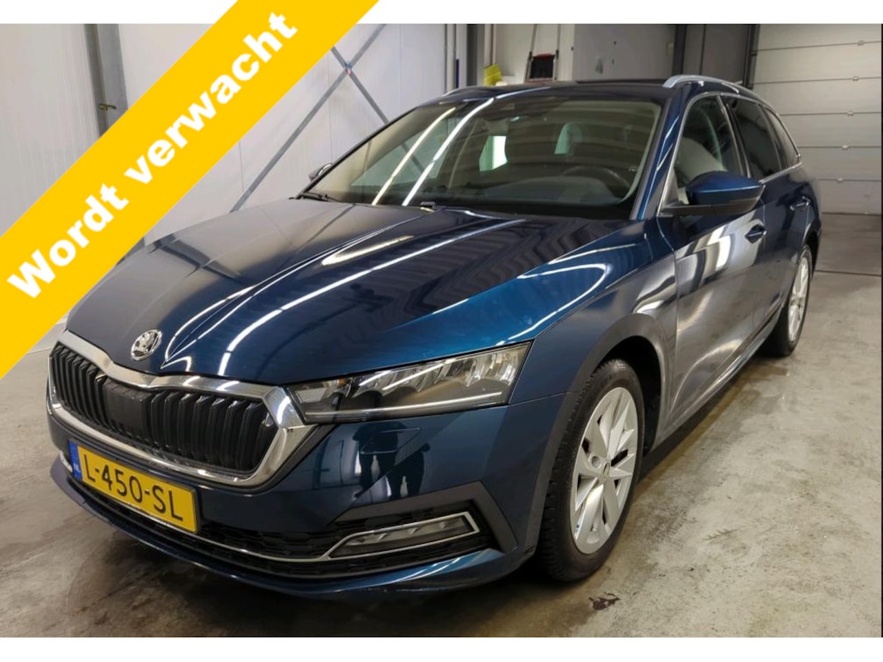 Skoda Octavia Combi - 1.0 e-TSI DSG Business Edition Plus Navigatie Trekhaak Carplay Keyless Stoelverwarming Par - AutoWereld.nl