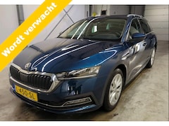 Skoda Octavia Combi - 1.0 e-TSI DSG Business Edition Plus Navigatie Trekhaak Carplay Keyless Stoelverwarming Par