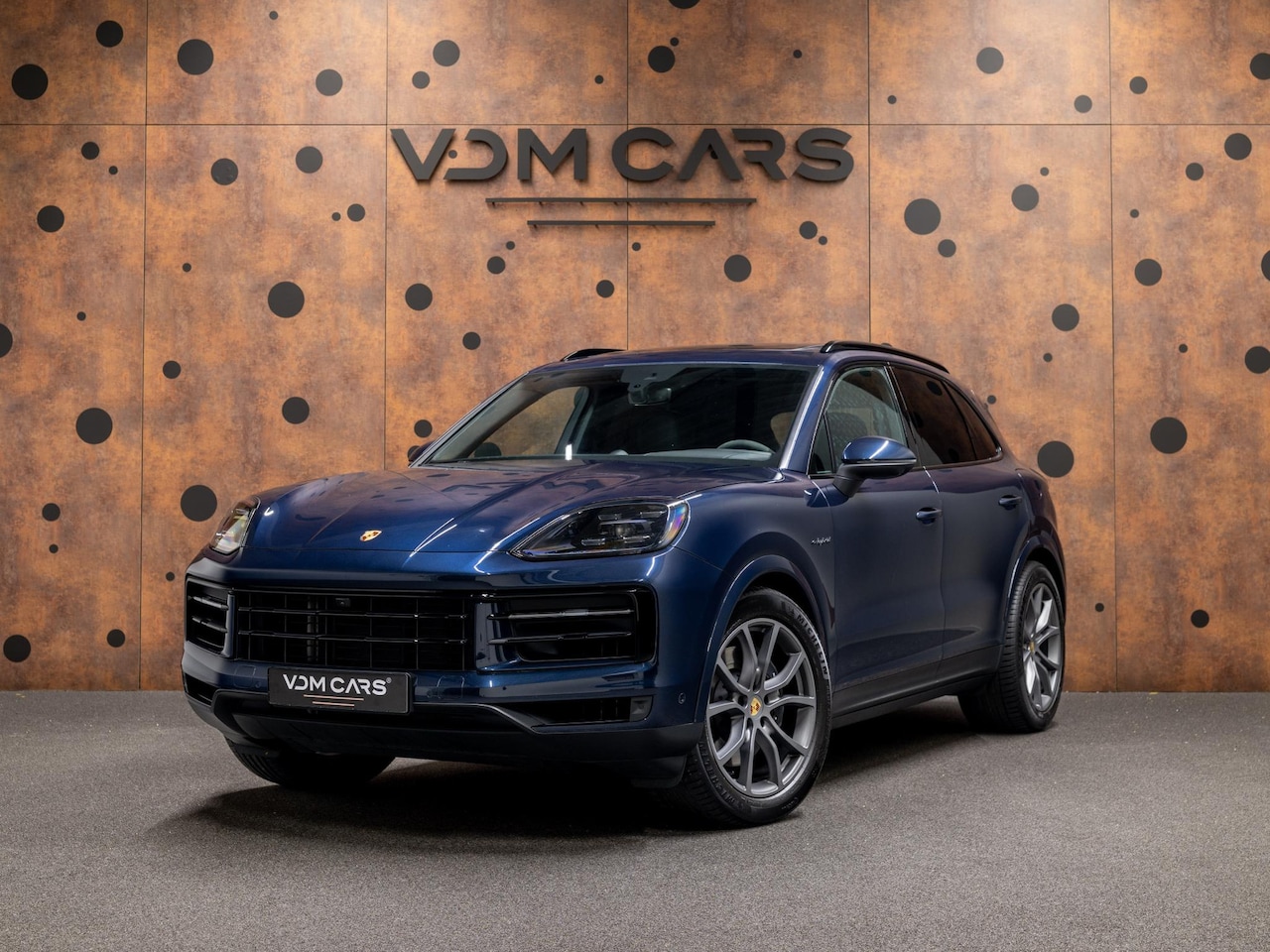 Porsche Cayenne - 3.0 E-Hybrid | Luchtvering | Pano | BOSE | 360° | Stuurverwarming | - AutoWereld.nl