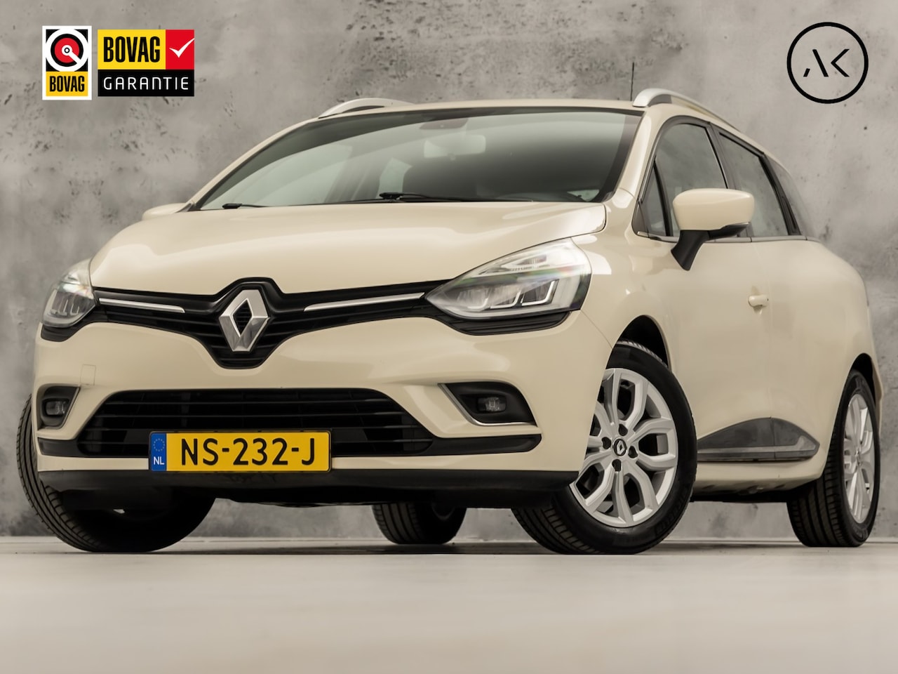 Renault Clio Estate - 0.9 TCe Intens (NAVIGATIE, CLIMATE, LEDER, TREKHAAK, SPORTSTOELEN, PARKEERSENSOREN, CRUISE - AutoWereld.nl