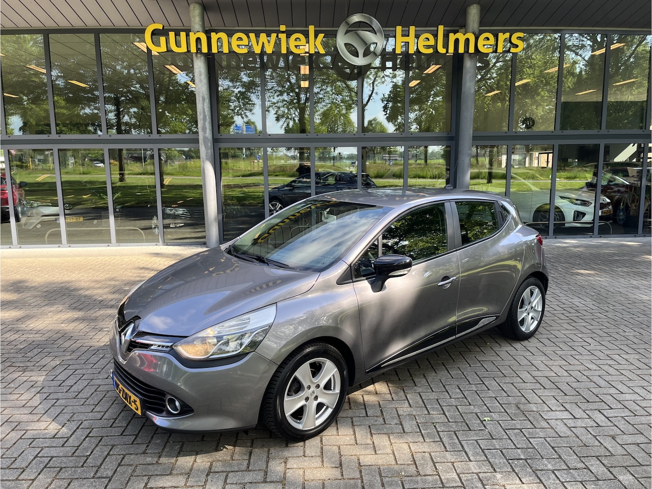 Renault Clio - 0.9 TCe Expression | 1e EIGENAAR | AIRCO | BLUETOOTH | CRUISE | LM 16" | NAVI | ISOFIX - AutoWereld.nl