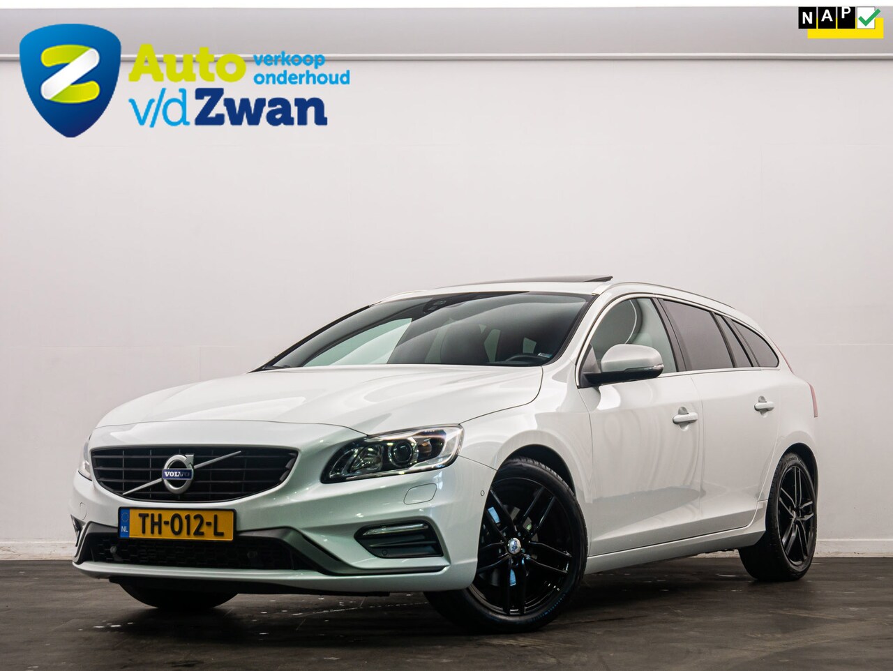 Volvo V60 - 2.0 T4 Business Sport Trekhaak/Bluetooth/R-design - AutoWereld.nl