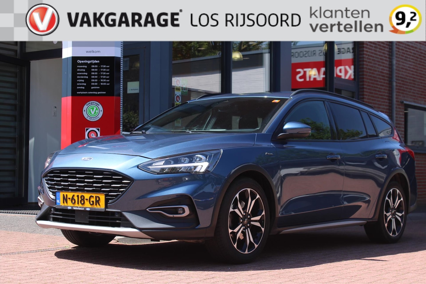 Ford Focus Wagon - 1.0 EcoBoost *Business* | Trekhaak | Carplay | Cruise & Climate Control | Camera | PDC | P - AutoWereld.nl