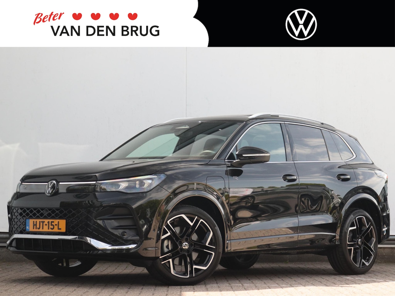 Volkswagen Tiguan - 1.5 eHybrid R-Line Edition | Wegklapbare trekhaak | Stoelventilatie + verwarming | Lederen - AutoWereld.nl