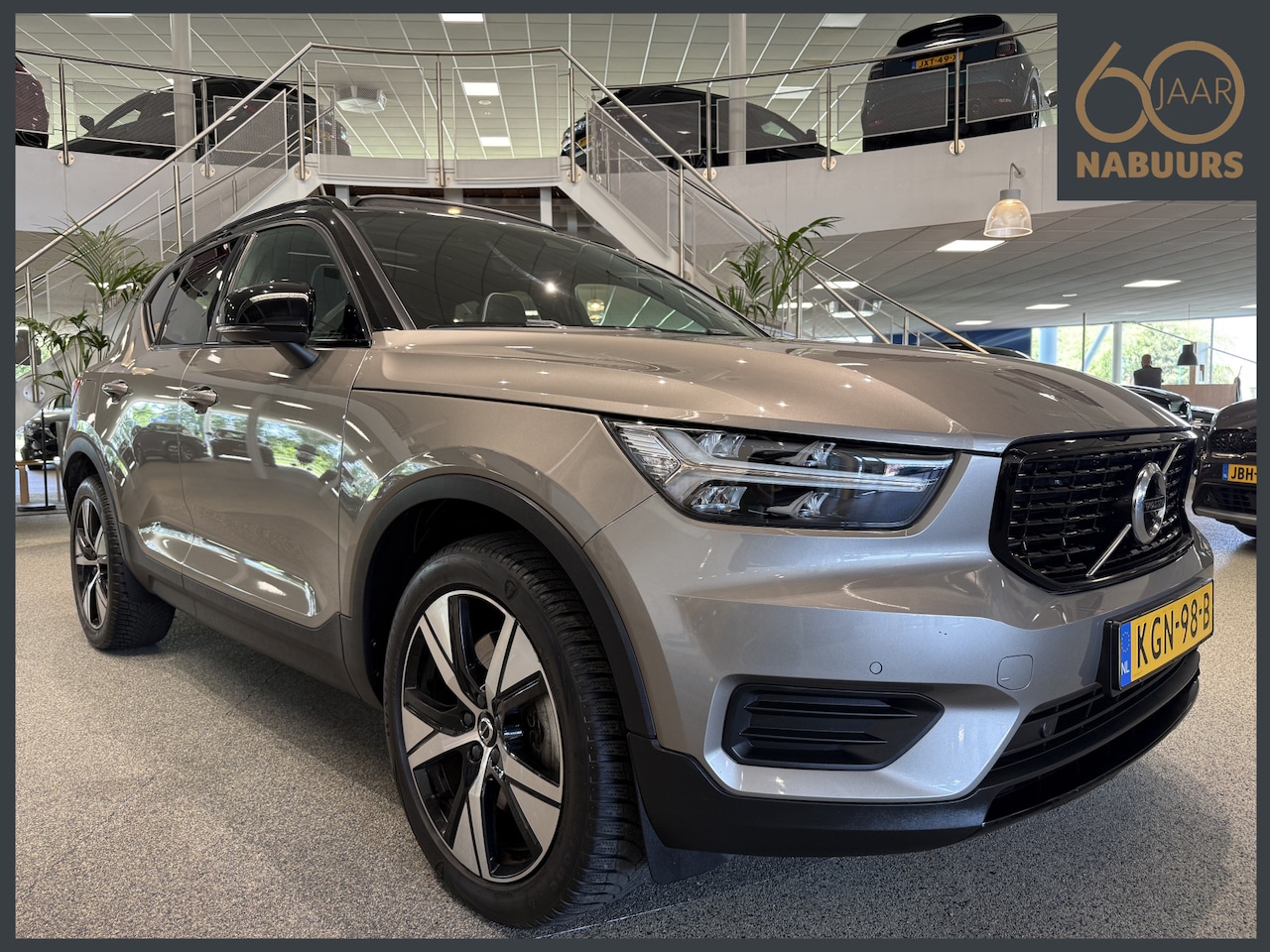 Volvo XC40 - 1.5 T5 Recharge R-Design 1.5 T5 Recharge R-Design, Trekhaak, Pano, H&K, memory, 360cam - AutoWereld.nl