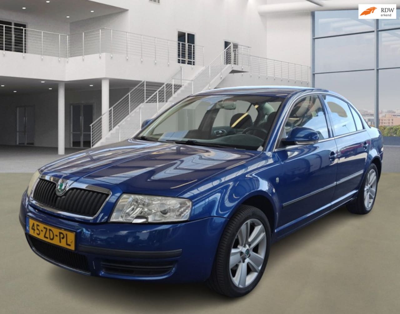 Skoda Superb - 1.8 T Business Edition AUT PSENSOR TREKHAAK CRUISE 2 X SLEUTELS - AutoWereld.nl