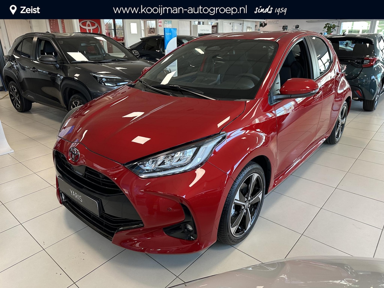Toyota Yaris - 1.5 Hybrid 130 Executive NIEUW! Direct leverbaar! Parkeersensoren voor+achter | Half leder - AutoWereld.nl