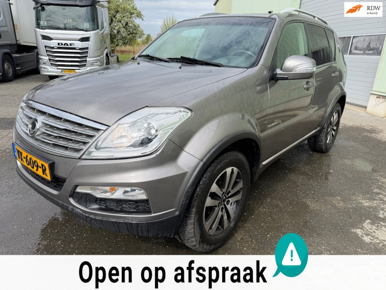 SsangYong Rexton - RX 200 e-XDI Quartz Grijs kenteken 4 WD - AutoWereld.nl