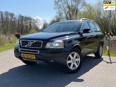 Volvo XC90 - 2.4 D5 Limited Edition Automaat / 7 Persoons / Leder / Navi / Xenon / Trekhaak / Stoelverw