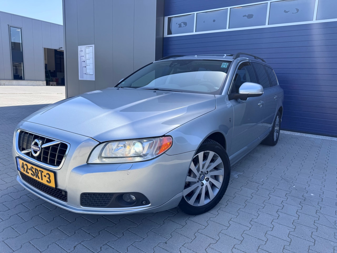 Volvo V70 - 2.0 D3 Limited Edition bom vol opties!! - AutoWereld.nl