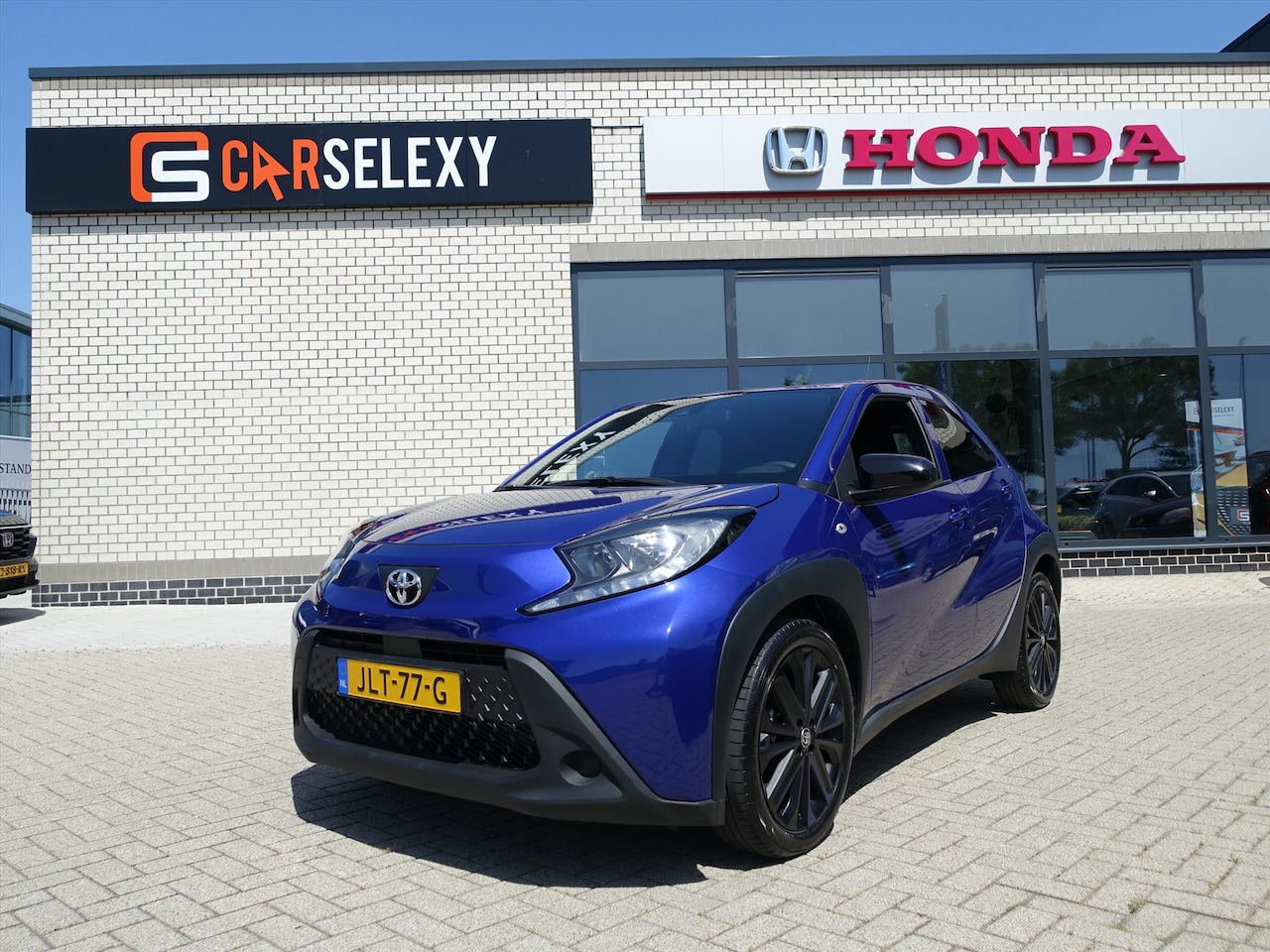 Toyota Aygo X - 1.0 VVT-i MT 72pk Play 18 INCH LM-Velgen en 3984 km erop - AutoWereld.nl