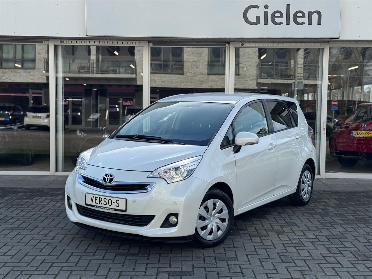Toyota Verso S - 1.3 VVT-I CVT Automaat Aspiration Plus | Trekhaak, Parelmoer wit, Parkeersensoren voor + a - AutoWereld.nl