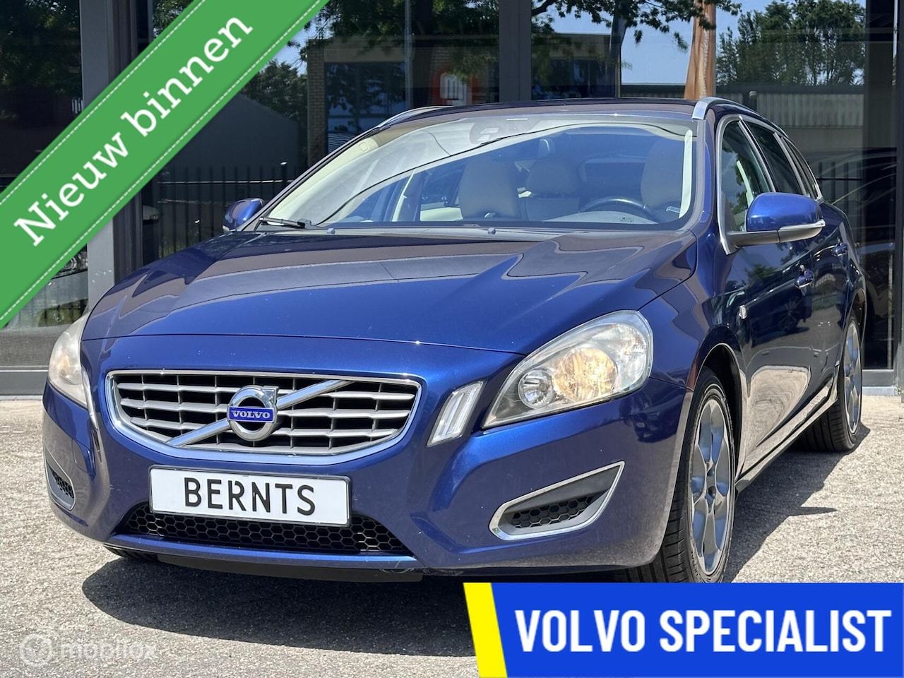 Volvo V60 - D4 5Cilinder Ocean Race|Trekhaak|Navi|Bluetooth - AutoWereld.nl