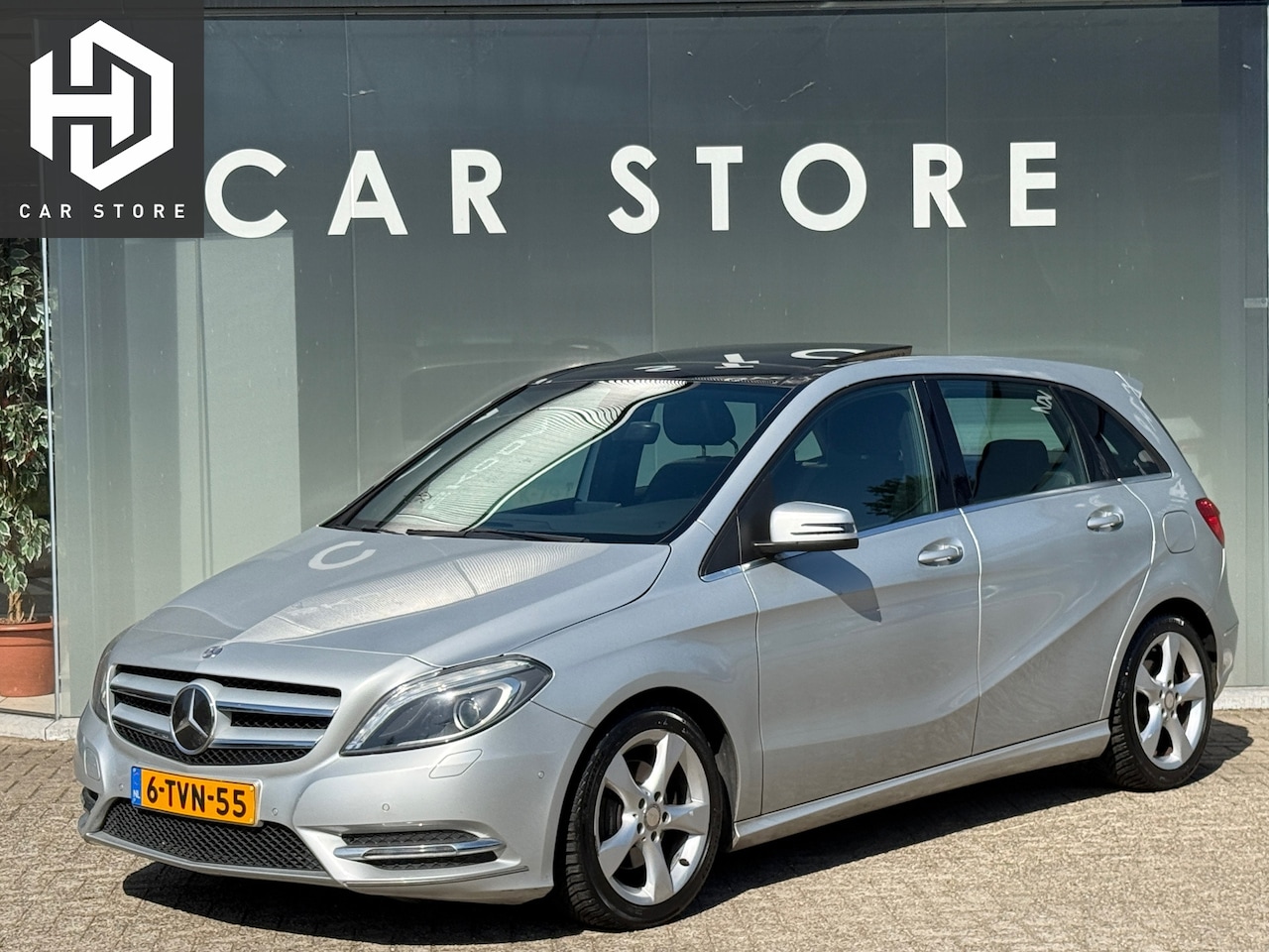 Mercedes-Benz B-klasse - 180 Ambition Pano|Navi|PDC|Trekhaak - AutoWereld.nl