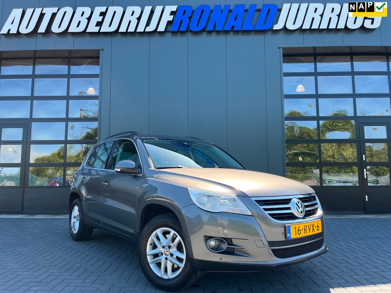 Volkswagen Tiguan - 1.4 TSI Comfort&Design NL.Auto/Navigatie/Cruise-control/Bleutooth/Nieuwe APK/2De Eigenaar/ - AutoWereld.nl